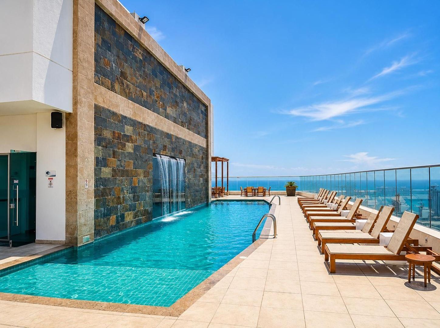 Frente Al Mar, Piscina Piso 38 * Cartagena