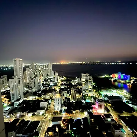 Apartamento Frente Al Mar, Piscina Piso 38 *